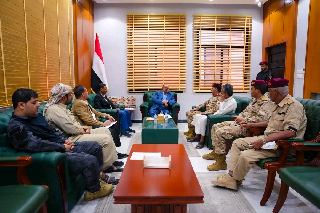 الخنبشي يترأس اجتماعًا موسعًا لتنظيم حركة مقطورات الغاز وضمان وصولها إلى المحافظات 1