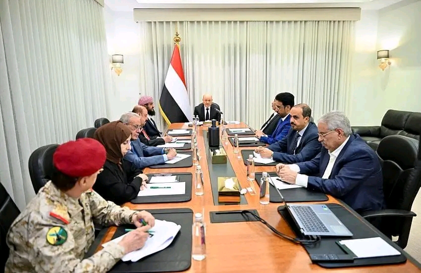 مجلس الدفاع الوطني يرفع الجاهزية ويقر انعقاده الدائم لردع هجمات الحوثيين 1