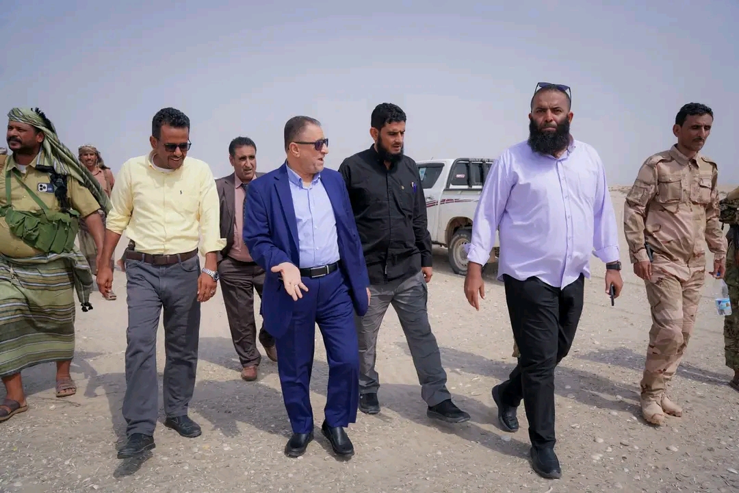 بتوجيهات المحافظ: نزول ميداني لإعداد الدراسات الفنية لإدخال الخدمات إلى وحدات الجوار المخصصة للمواطنين 1