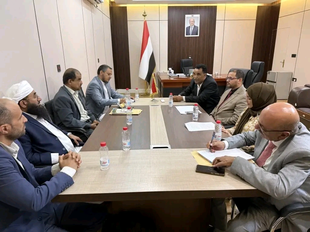 اجتماع بعدن يناقش تطوير الأطر القانونية لحماية أموال وأراضي الوقف 1