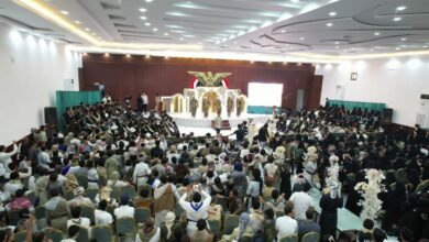 مارب.. جامعة العلوم والتكنولوجيا تحتفي بتخرج 120طالبا وطالبة من مختلف الكليات 2