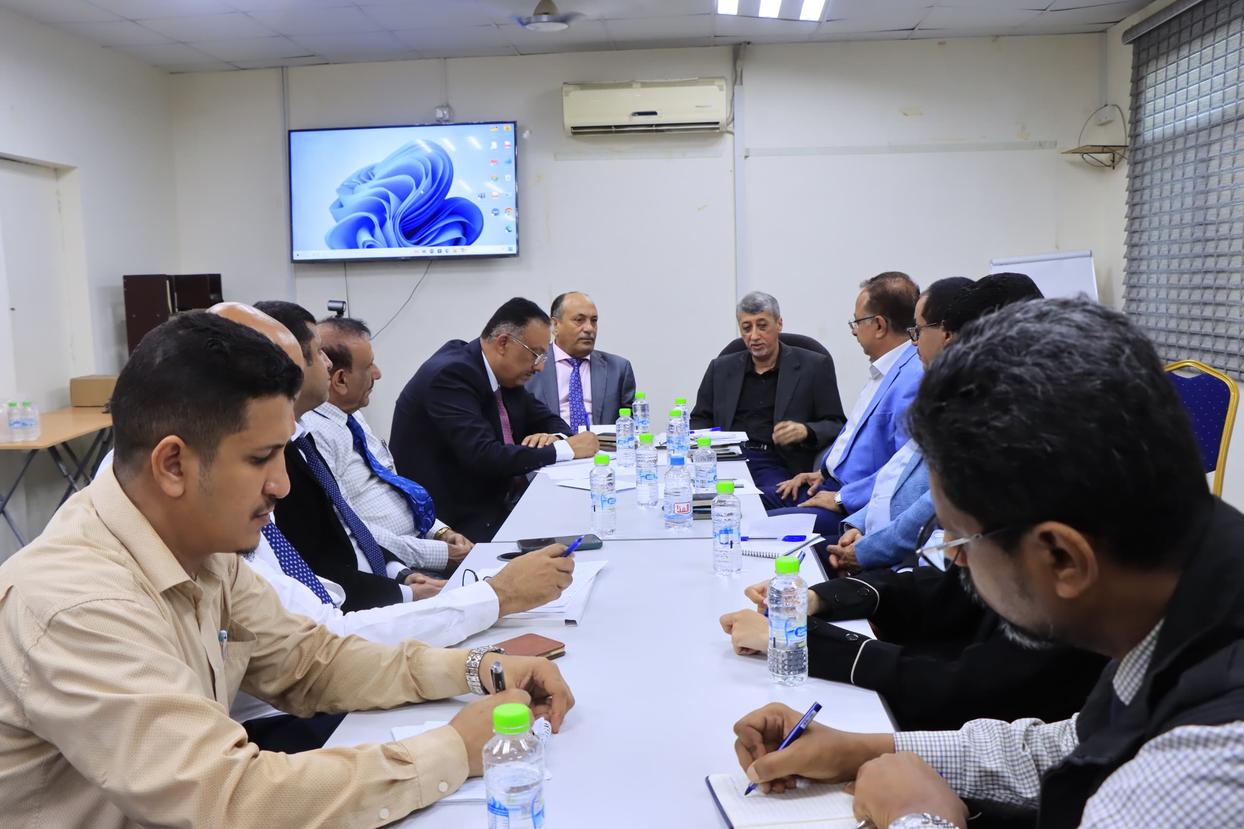 نائب وزير الصناعة يبحث مع الجمارك والقطاع الخاص الارتقاء بالتسهيلات التجارية وتعزيز المخزون الاستراتيجي 1