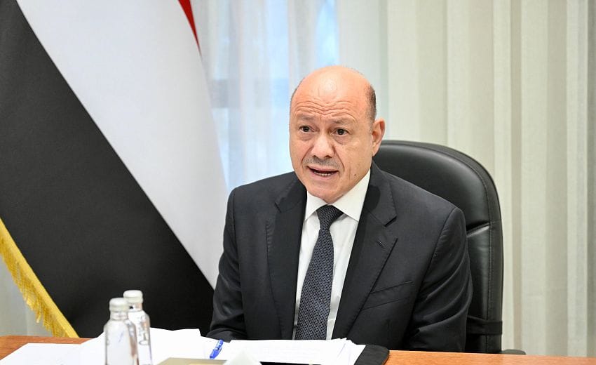 رئيس مجلس القيادة يطلق إجراءات شاملة لمكافحة التهريب وتقويض اقتصاد الحرب 1