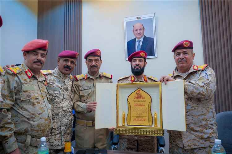 محافظة أبين تشهد مراسم الاستلام والتسليم لقيادة محور أبين بحضور لجنة وزارية رفيعة المستوى 1