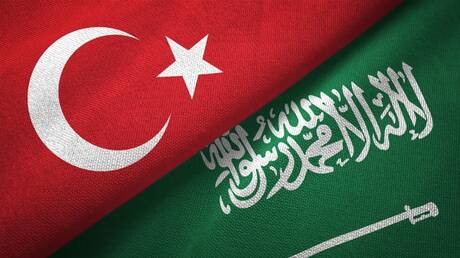 السعودية وتركيا تبحثان خفض التصعيد وتعزيز أمن الممرات المائية 1