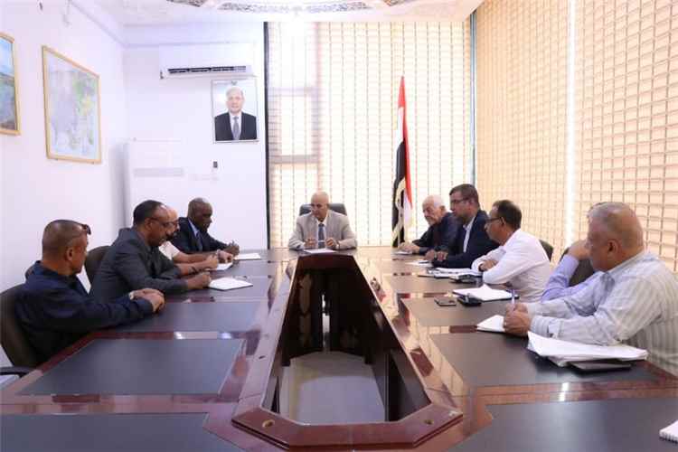 الوزير الشرجبي يبحث مع (الفاو) تعزيز التعاون في القطاعين المائي والبيئي 1