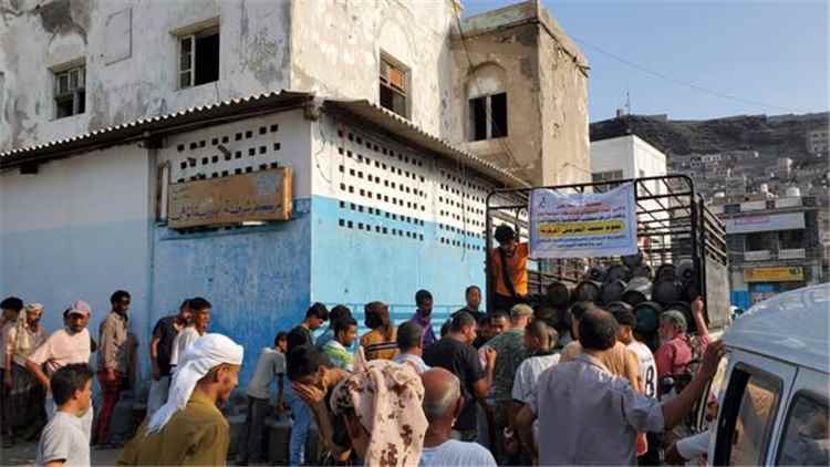 انفراجة لأهالي التواهي.. توزيع دفعة جديدة من الغاز المنزلي بالسعر الرسمي 1