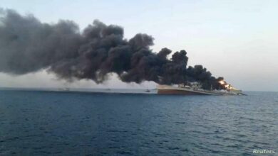 كارثة بحرية في باب المندب.. قتلى ومفقودون بعد استهداف سفينة تجارية بصاروخ 2