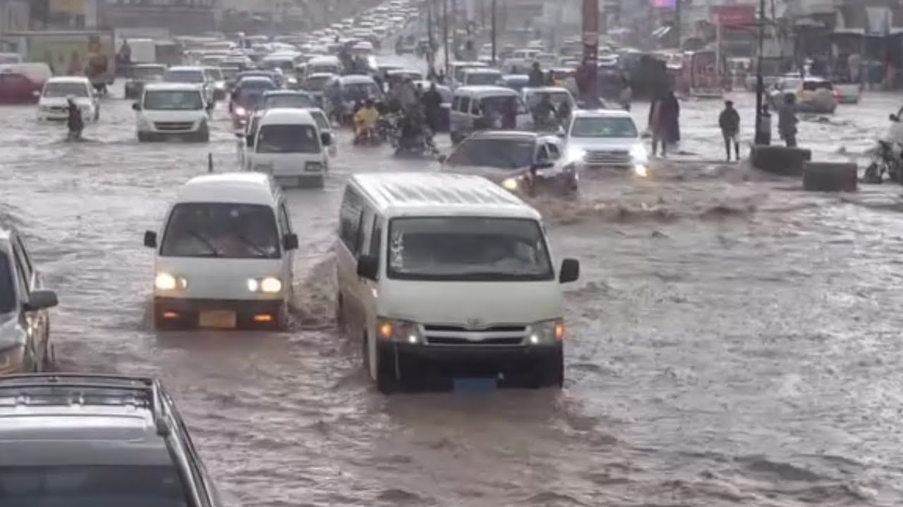 أمطار غزيرة وسيول عارمة تضرب صنعاء.. وفاة امرأتين وأضرار واسعة 1