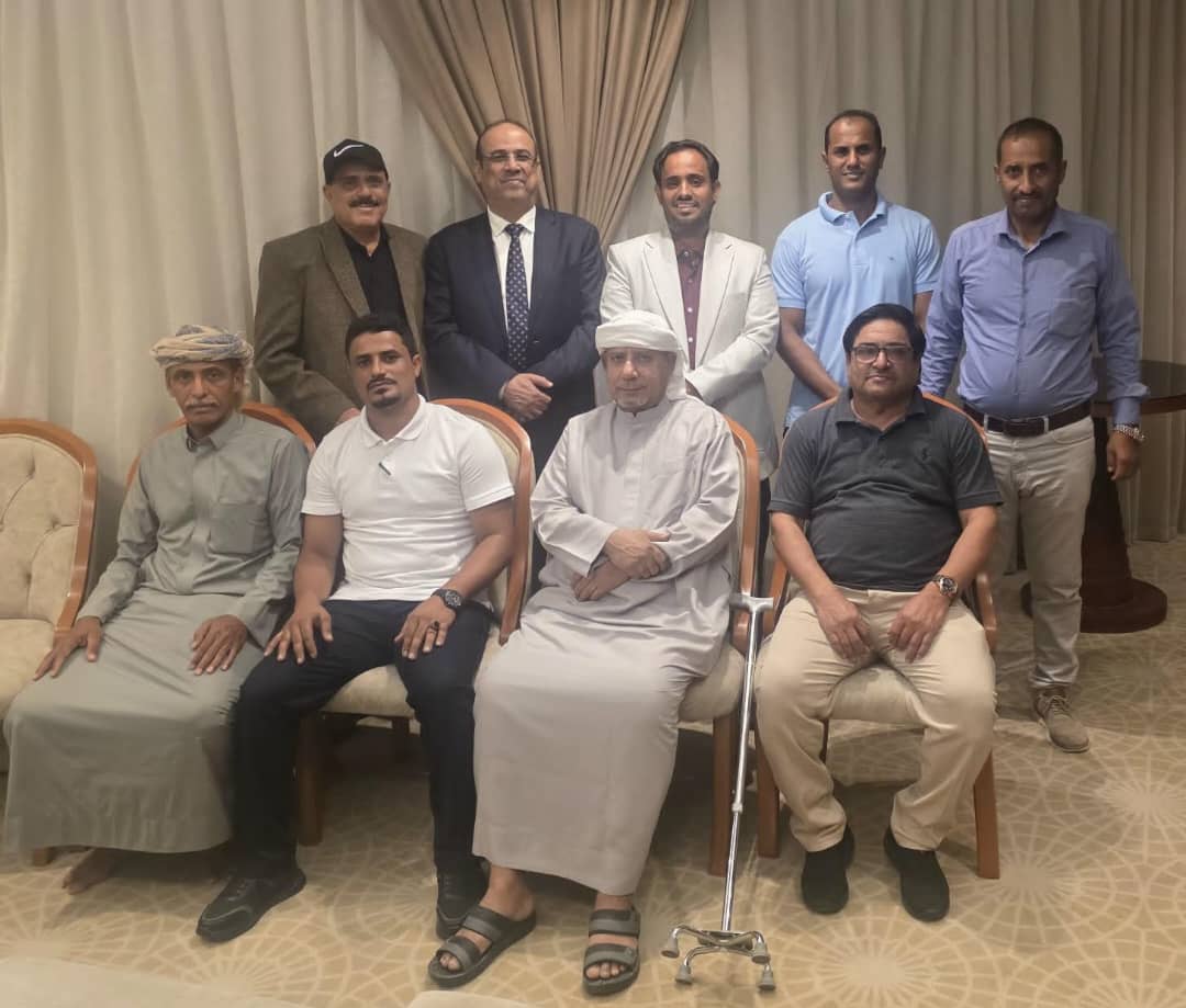 الميسري يستقبل وفد من أبناء سقطرى ويشيد بثبات أبناء المحافظة ومواقفهم الوطنية 1