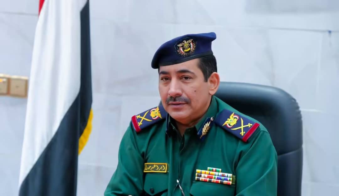 أكد أن الهدف القضاء على الأطماع الإيرانية..وزير الداخلية اليمني لـ«عكاظ»: مصير المليشيا الحوثية الإرهابية الهزيمة والسقوط المدوّي 1