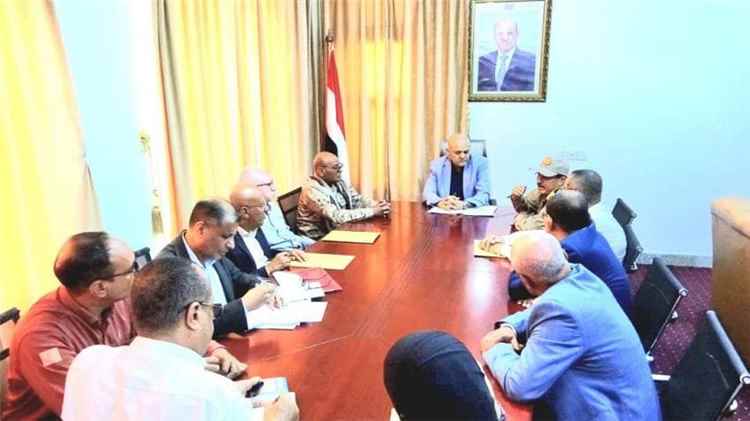 اللجنة العليا للطوارئ بتعز تُقر إجراءات تنفيذية لتطبيق قرارات مجلس الدفاع الوطني والتعبئة العامة 1