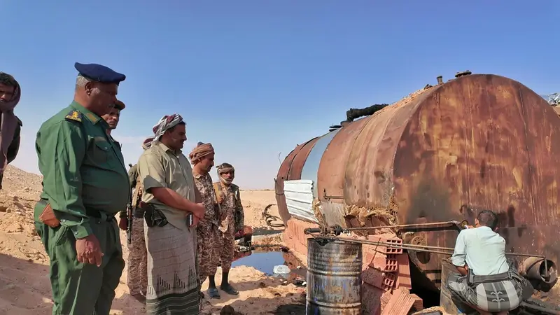 ضبط معملاً عشوائياً لتكرير المشتقات النفطية بمديرية دهر شرقي شبوة 1