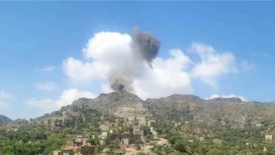 غارة جوية مباغتة تستهدف مخزن سري لأسلحة الحوثيين في تعز.. تفاصيل أولية 2
