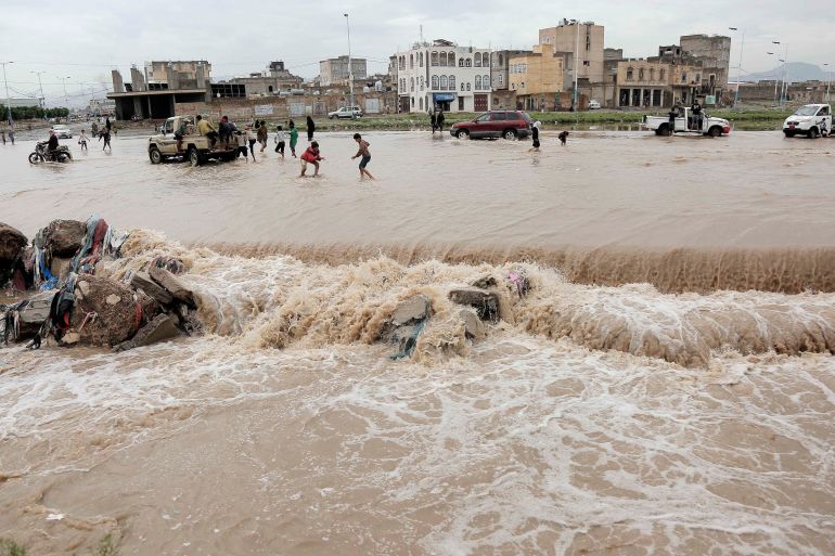 محافظ المهرة يوجّه برفع الجاهزية لمواجهة تداعيات المنخفض الجوي