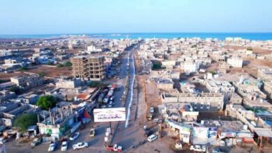 ماذا يحدث في المخا؟ الحوثيون يخلون عددًا من الفنادق وسط تصاعد التحركات العسكرية 2