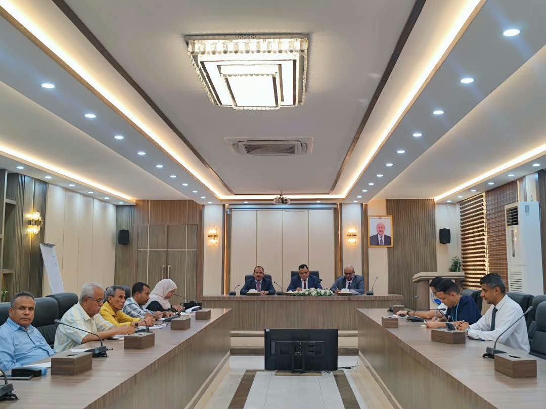 الوزير السقطري يناقش مع البنك الدولي التحضير لمشروع تنمية مصايد الأسماك الجديد وأولويات المرحلة القادمة 1