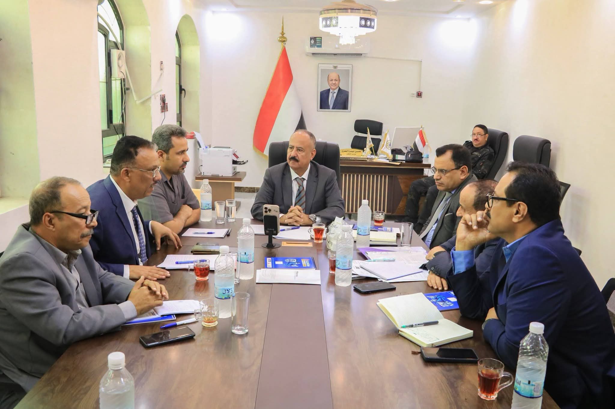 وزير النقل يتراس اجتماعاً للجنة الخاصة بإغلاق منافذ التهريب وتنظيم عمل المنافذ البحرية وتعزيز الرقابة 1