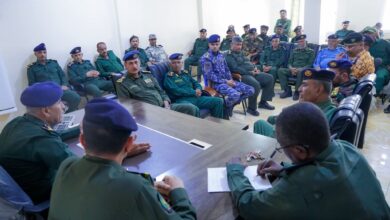 عقب اجتماع أمني موسّع بأبين.. وكيل وزارة الداخلية ينفّذ زيارات ميدانية لعدد من الوحدات والمعسكرات لتفقد الجاهزية وتنفيذ التوجيهات الأمنية 2