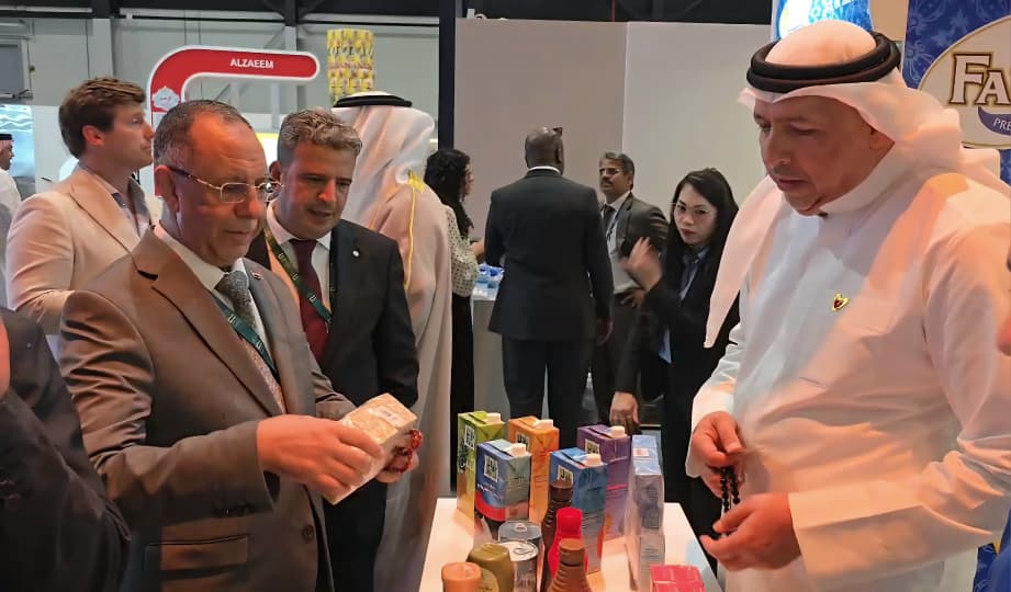 وزير الصناعة والتجارة يزور معرض «صنع في الخليج» بالمنامة ويؤكد أهمية تعزيز التكامل الصناعي والاستثماري 1