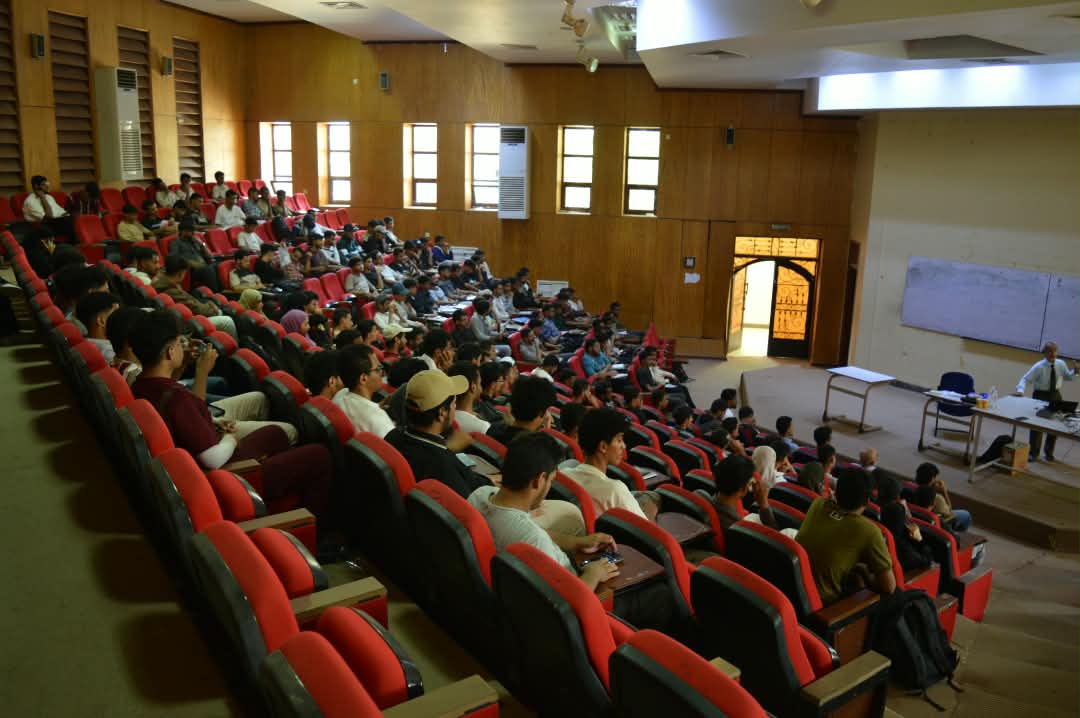 كلية الهندسة بجامعة عدن تدشّن أولى المحاضرات العلمية للجمعية الوطنية للبحث العلمي 1