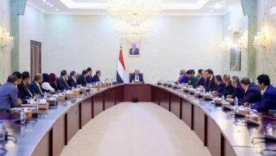 الحكومة اليمنية من عدن تواصل عملها رغم التصعيد الحوثي 2