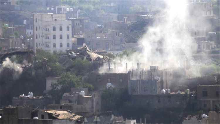 تصعيد حوثي جديد في تعز.. 5 مدنيين جرحى بينهم أطفال ومسن وقصف يطال مسجداً ومدرسة