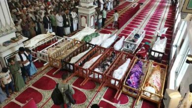 تعز تودع 18 شهيدًا في موكب جنائزي مهيب.. ومشيرة ووالدها ضمن ضحايا قصف جبل صبر 2